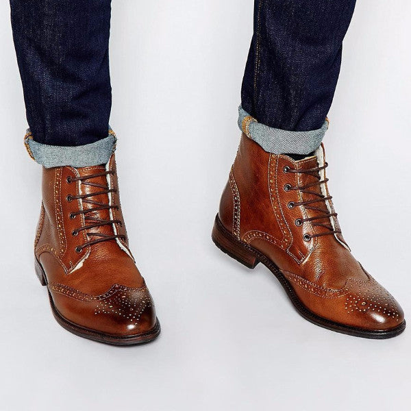 Brogue Boots in Leather With Faux Shearling Lining